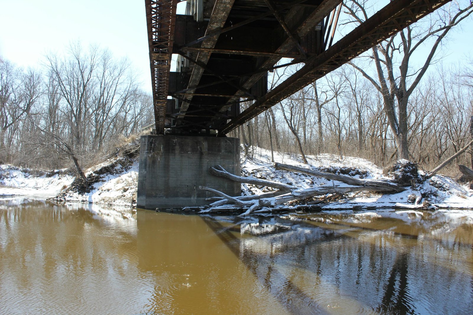 Under truss span